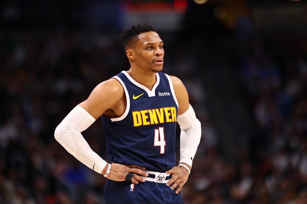 离不开她持 离不开她持