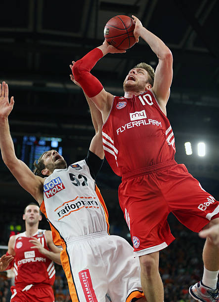 门同时出手 门同时出手